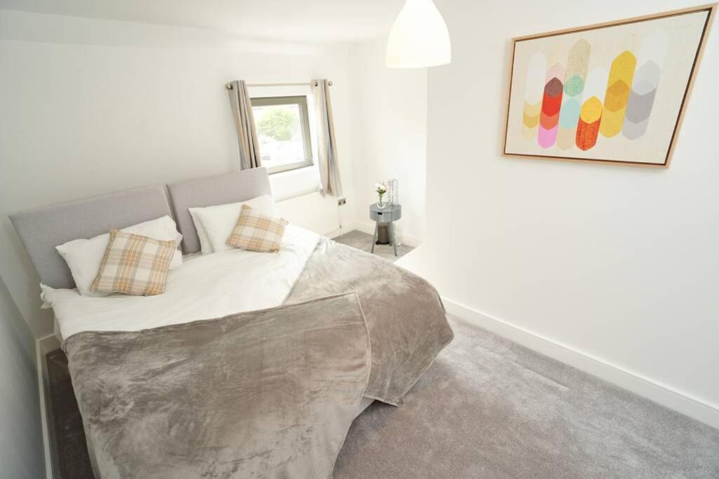 Home From Home - 4 Double Bed House With Parking Slough Eksteriør billede